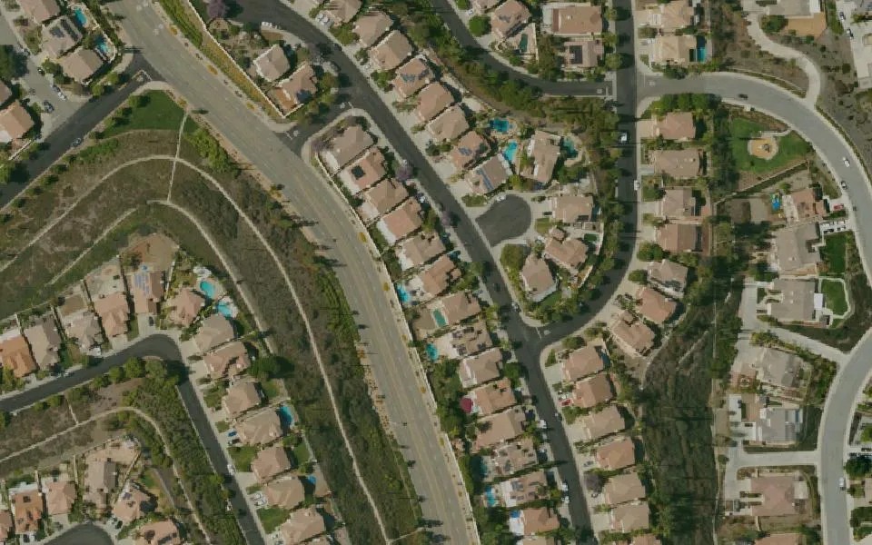 Aerial view of a residential neighbourhood in Lake Elsinore, California